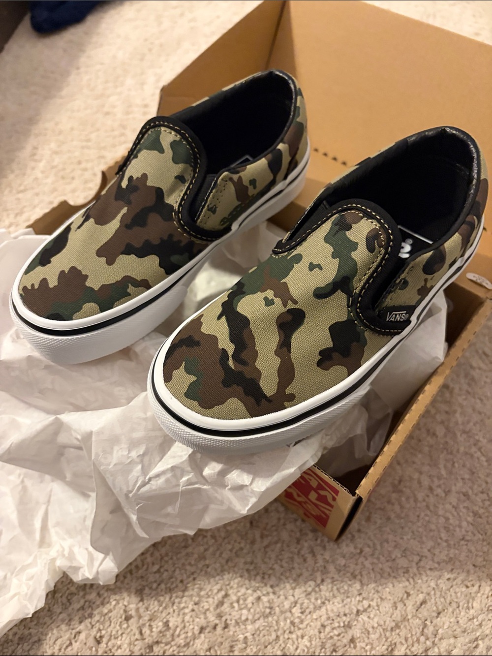 Vans Kids Slip-On Sneakers in Green Camo